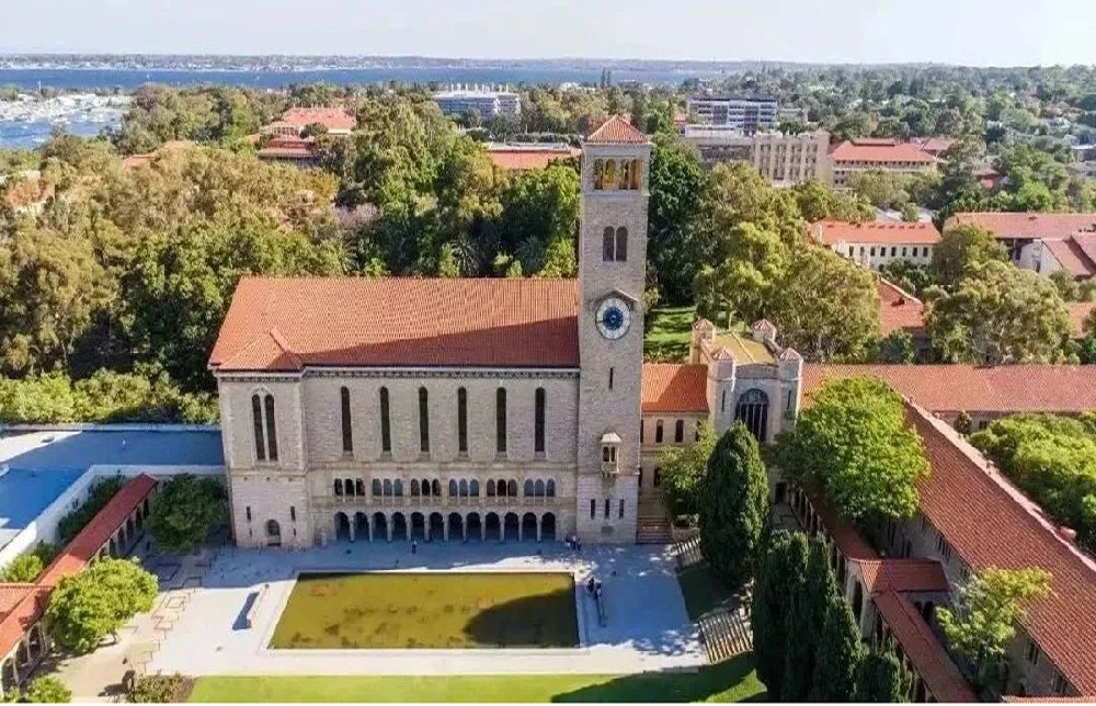 西澳大学